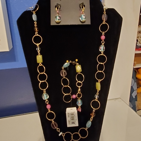 Cookie Lee Three-Piece Jewelry Set - Picture 2 of 5